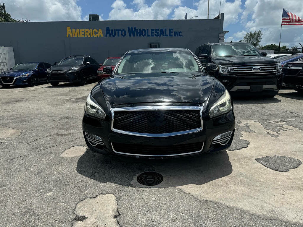 2015 Infiniti Q70  Sedan Rear Wheel Drive Automatic | Image1
